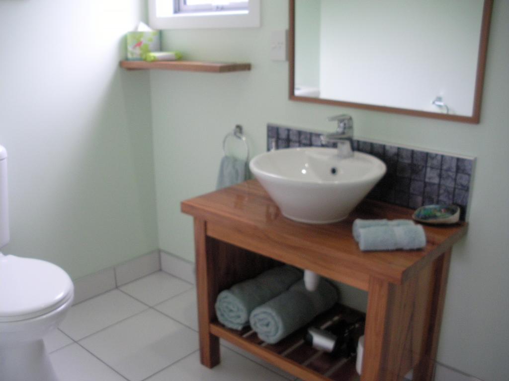 Mahinapua Retreat B&B Хокитика Номер фото