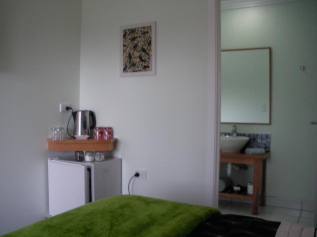 Mahinapua Retreat B&B Хокитика Номер фото